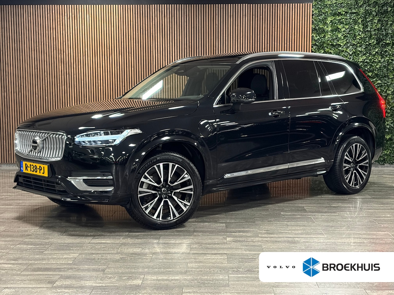 Volvo XC90 - T8 AWD Recharge Plus Bright | Trekhaak | All Season banden | 360° Camera | Harman Kardon | - AutoWereld.nl
