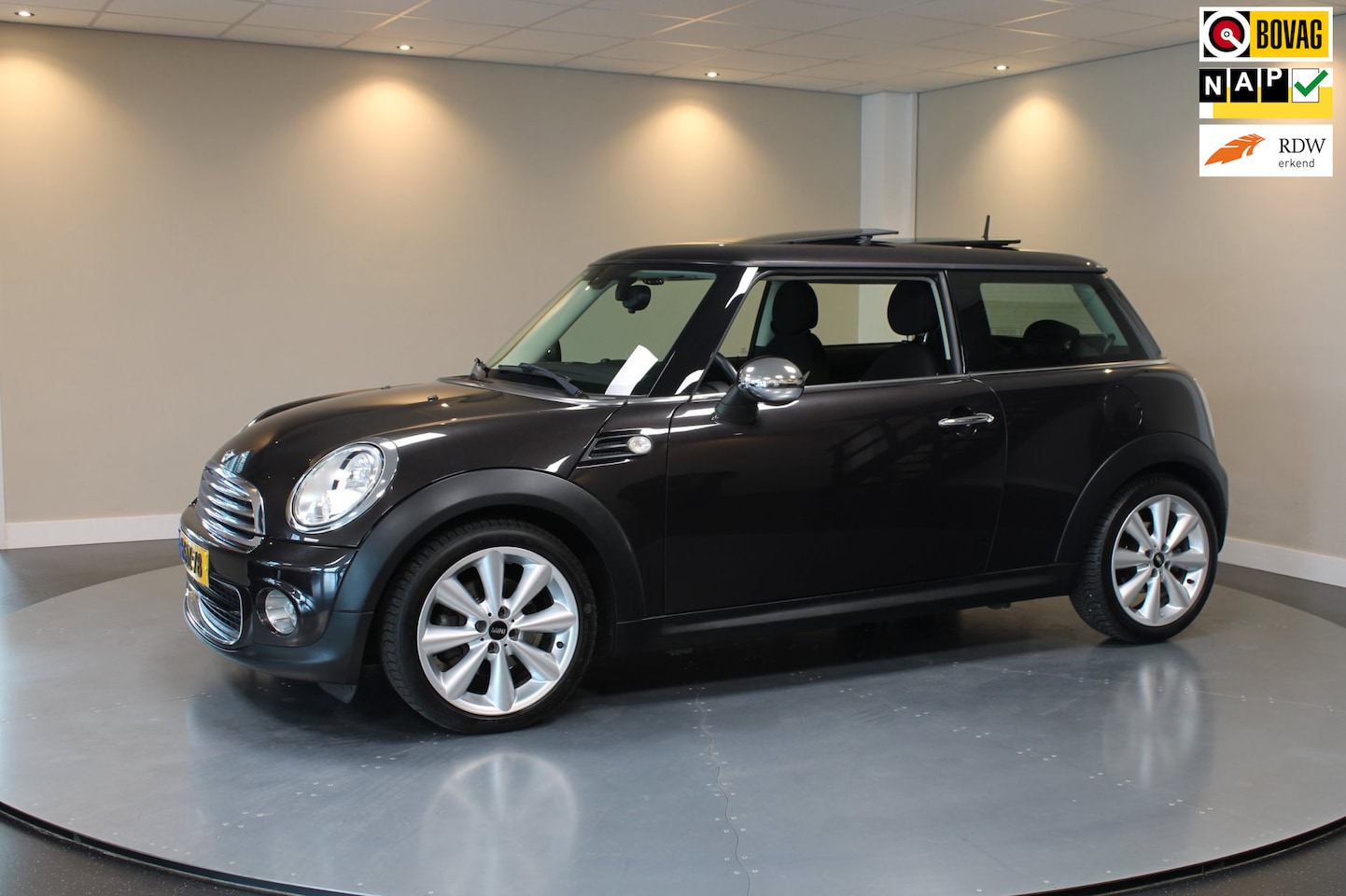 MINI One - Mini 1.6 Holland Street *Open/Panodak!* All-seasons|Cruise|Navi|Climate|NAP - AutoWereld.nl