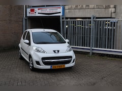 Peugeot 107 - 1.0-12V Millesim 200