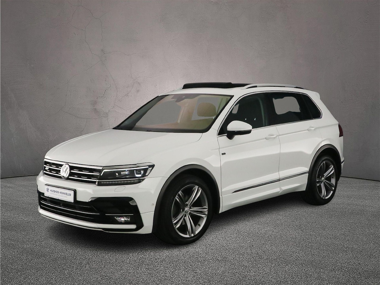 Volkswagen Tiguan - Highline Business R 1.5 TSI 150pk DSG Automaat Panoramadak, Adaptive cruise control, Achte - AutoWereld.nl