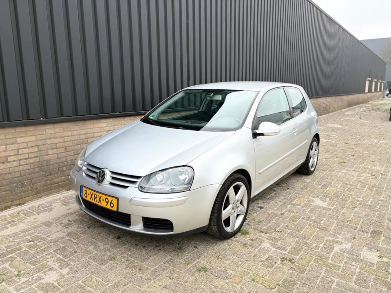 Volkswagen Golf - 1.6 FSI SPORTLINE AIRCO APK12/26 INRUILKOOPJE - AutoWereld.nl