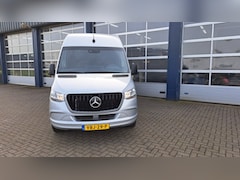 Mercedes-Benz Sprinter - 319CDI 3.0V6 190PK L2H2 / M-Bux / 3.500kg Trekhaak / Leer / Dis