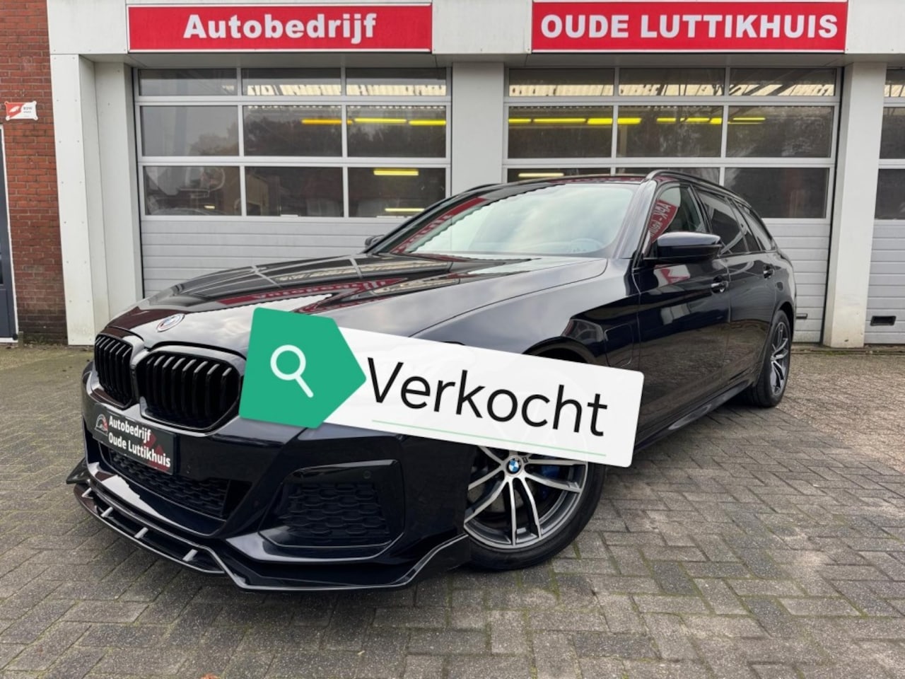 BMW 5-serie Touring - Touring 530e xDrive M Sport Laser Camera Navi Trekhaak - AutoWereld.nl
