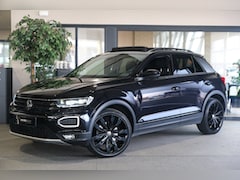 Volkswagen T-Roc - 1.5 TSI Sport 150PK DSG Pano Virtual Led Navi Trekhaak Black Style