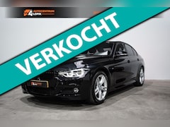 BMW 3-serie - 318i M Sport *Apple CarPlay* NAP*Alcantara