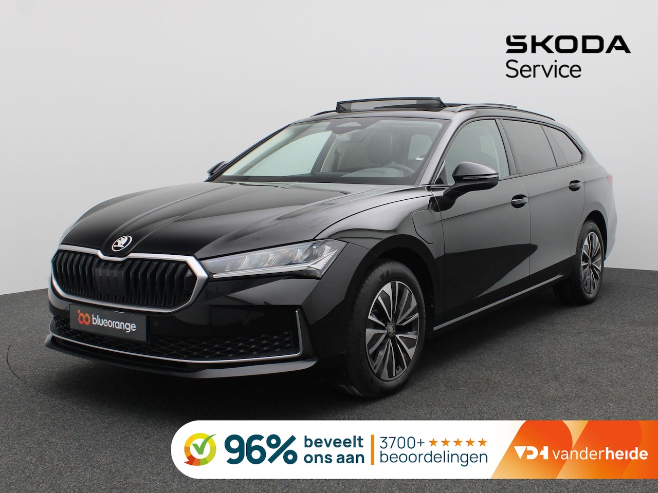 Skoda Superb Combi - 1.5 TSI PHEV Edition 204PK DSG Pano-Schuifdak, Trekhaak, 17" LM Velgen, Achteruitrijcamera - AutoWereld.nl
