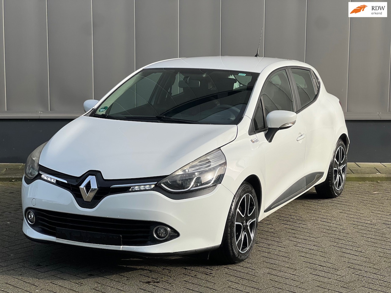 Renault Clio - 1.2 16V Dynamique Airco - Cruise Contr - Multimedia - - AutoWereld.nl