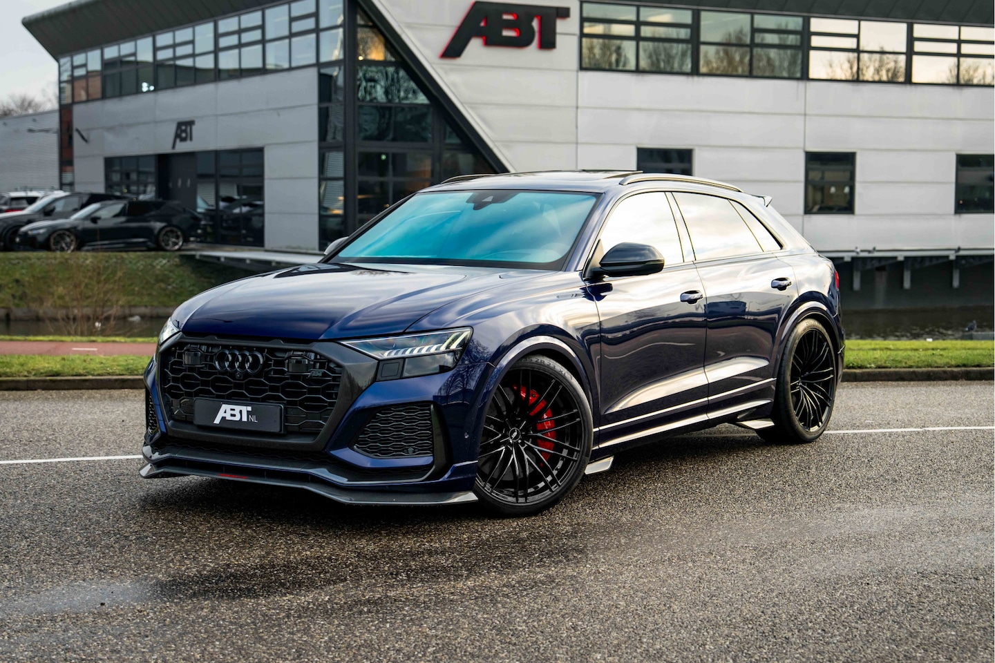 Audi RSQ8 - ABT RSQ8-S 700PK | ABT HR23 Glossy Black | Dynamic plus | Carbon exterieur | Designo Mysti - AutoWereld.nl