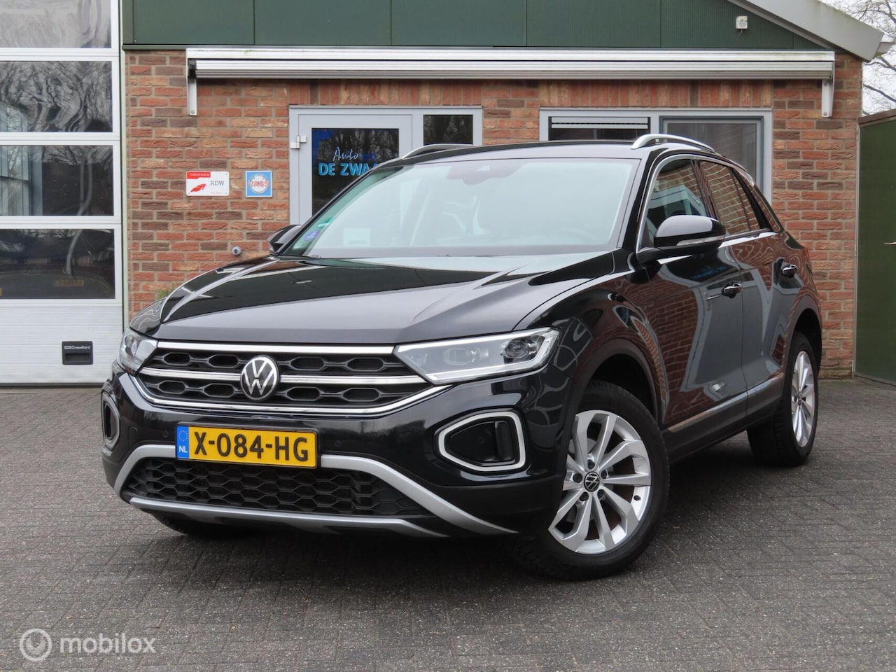 Volkswagen T-Roc - 1.5 TSI Life Business|Virtueel Cockpit|Stoelverwarming|Parkeersensoren V/A|Adapt Cruise|La - AutoWereld.nl