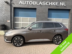 Mitsubishi Outlander - 2.0 PHEV Prestige, climate/cruise/navi, leder, trkehaak, schuifdak