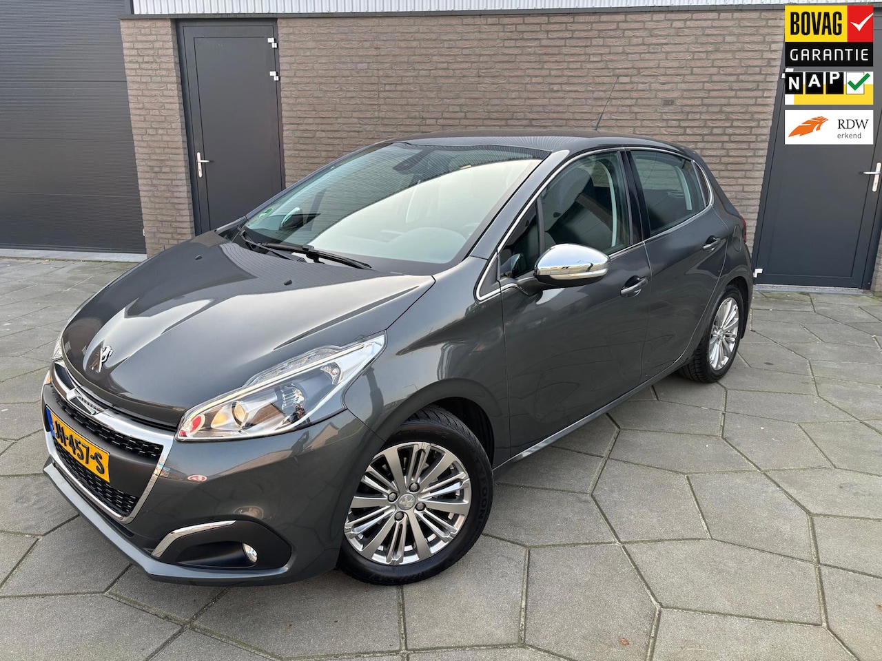 Peugeot 208 - 1.2 PureTech Allure|5 Drs|extreem mooi, weinig km s ,4x All-Season | - AutoWereld.nl