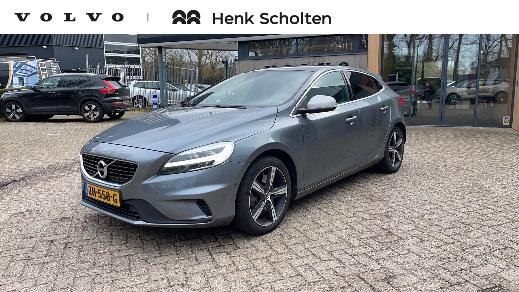 Volvo V40 - T3 Automaat Polar+ Sport | Panoramadak | Achteruitrijcamera | Navigatie | Stoelverwarming - AutoWereld.nl