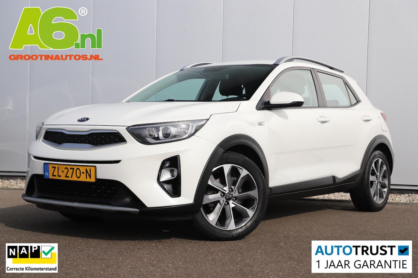Kia Stonic - 1.0 T-GDi DynamicLine 101PK Navigatie Carplay Achteruitrijcamera Airco Cruise 17 inch LMV - AutoWereld.nl