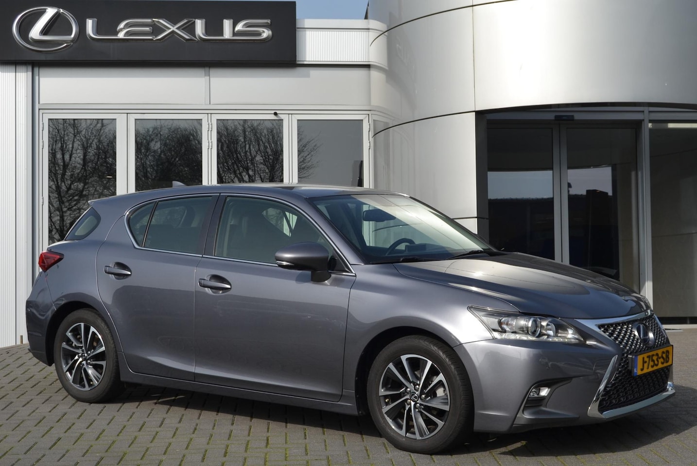 Lexus CT 200h - Business Line TREKHAAK NAVI PARK-SENSOR CAMERA CRUISE - AutoWereld.nl