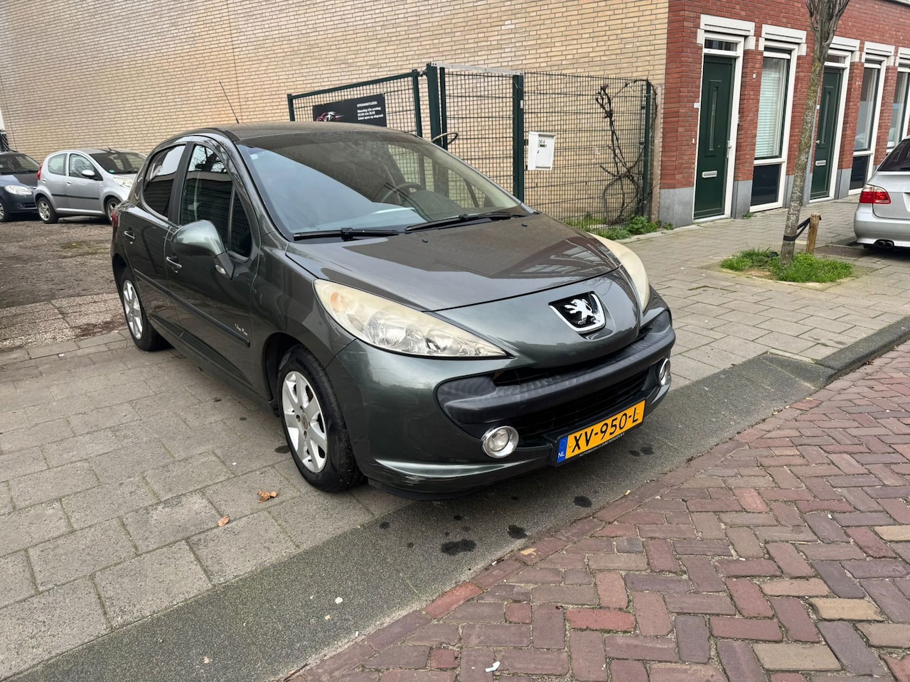 PEUGEOT 207
