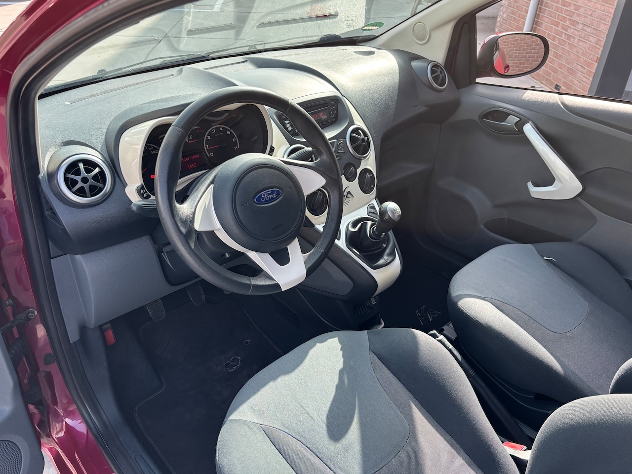 Ford Ka - 1.2 Titanium | Airco. El ramen. Lm velgen.