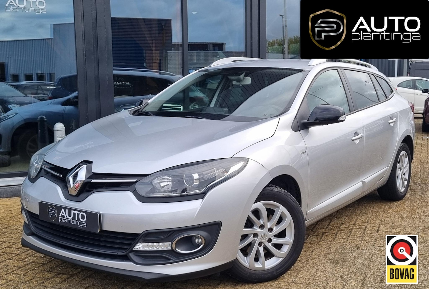 Renault Mégane Estate - 1.2 TCe Limited 116PK | NL AUTO | Trekaak | Onderhoudshistorie | Navigatie | Cruise Contro - AutoWereld.nl