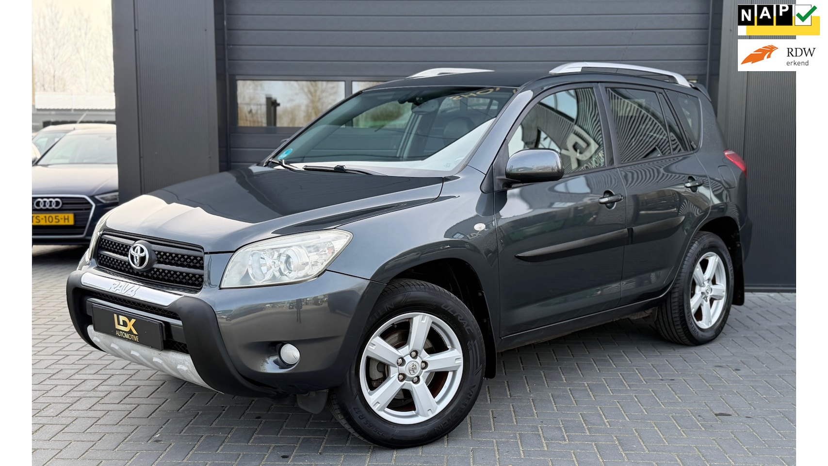 Toyota RAV4 - 2.0 VVTi Executive Airco|Stoelverwarming|Keyles|Leder - AutoWereld.nl