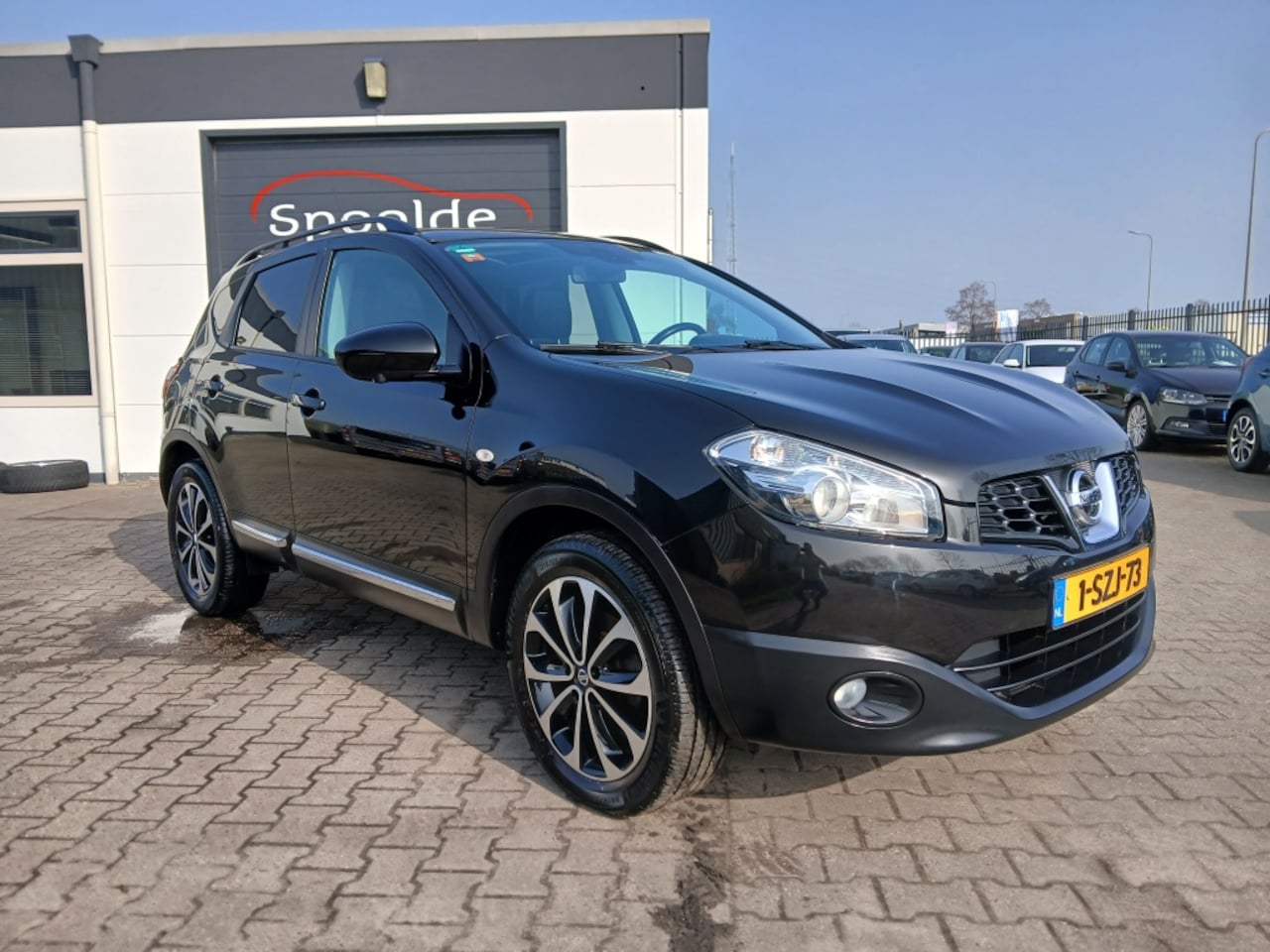 Nissan Qashqai - 1.6 Automaat/161.000Km Nap/Panoramadak/Leer - AutoWereld.nl