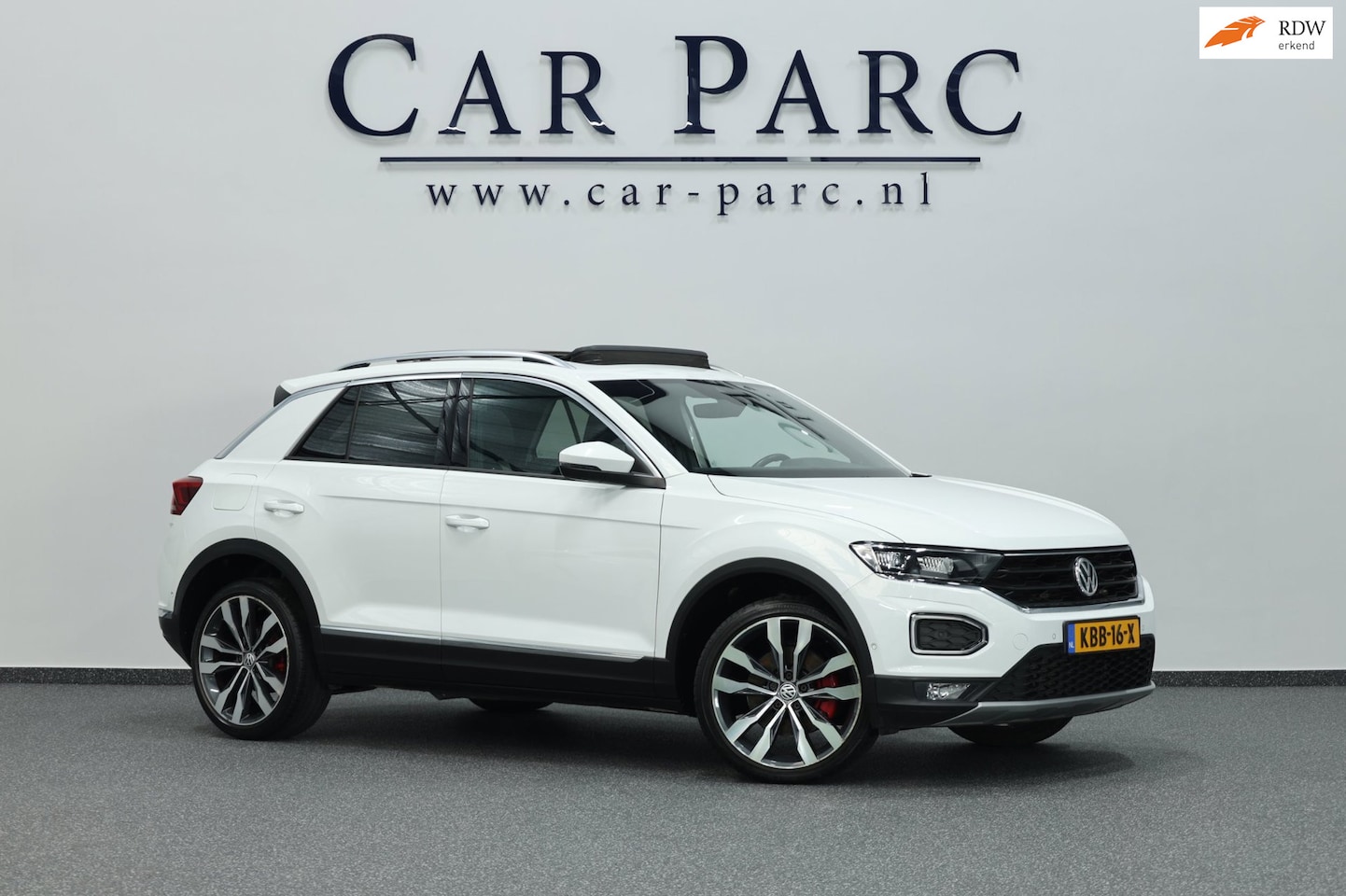 Volkswagen T-Roc - 2.0 TSI 4Motion R-LINE LED/VIRTUAL/PANO/LEER+S.VERWARMING/19" LMV/PDC/LINE/ACC/ECC/12 MND - AutoWereld.nl