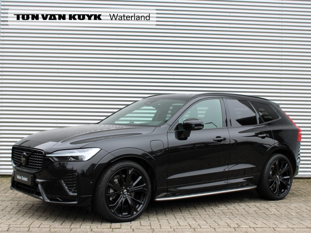 Volvo XC60 - 2.0 T8 AWD Ultra Black Edition Automaat / Panoramadak / Bowers&Wilkens audio / Luchtvering - AutoWereld.nl
