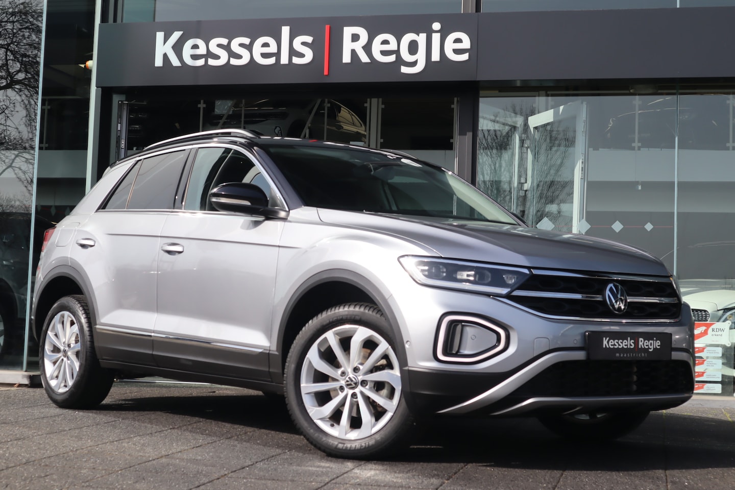 Volkswagen T-Roc - 1.5 TSI Style Bi-tone Virtual LED Camera Navi CarPlay - AutoWereld.nl
