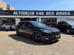 Ford Focus Wagon - 2.0 ST 250Pk Navi Cruise Climate Ctr Camera DAB Xenon Leer Elek Pakket Nw Apk