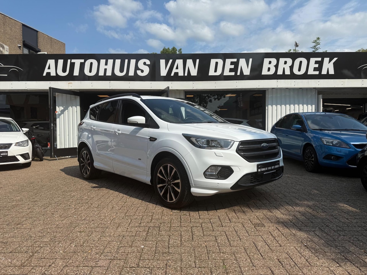 Ford Kuga - 2.0 242Pk 4X4 St-Line|Automaat|Xenon|Cruise|Navi|Climate|Carplay|Led|Leer|Lmv|Elek Pakket| - AutoWereld.nl