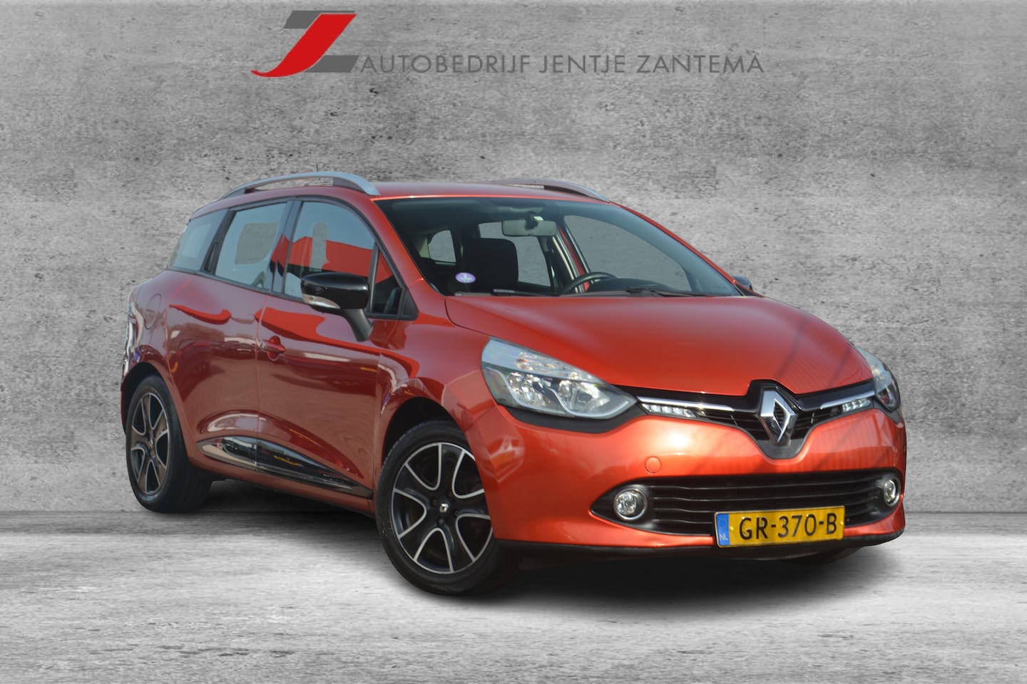 Renault Clio Estate - 0.9 TCe Expression | Parkeer Sensoren | Cruise | Bass Reflex Audio Systeem | Bluetooth | N - AutoWereld.nl
