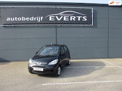 Hyundai i10 - 1.1 Active Auto rookt iets door olie verbruik koud maar nu scherpe prijs voor deze nette a