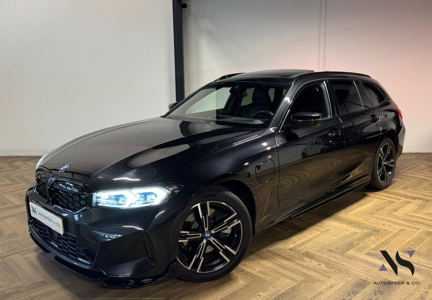BMW 3-serie Touring - 330e xDrive PANO KEYLESS CAM LASER - AutoWereld.nl