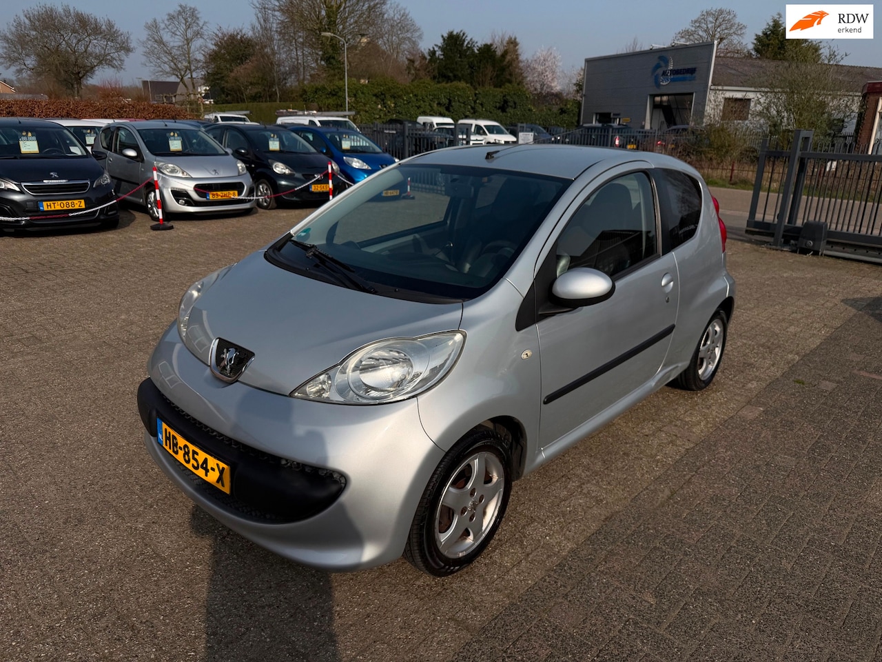 Peugeot 107 - 1.0 | NWE APK | NWE Koppeling | Airco | Lederen Bekleding | - AutoWereld.nl