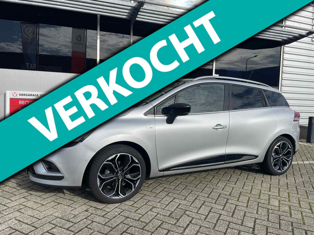 Renault Clio Estate - 1.2 TCe AUTOMAAT / Bose / stoelverwarming / camera - AutoWereld.nl