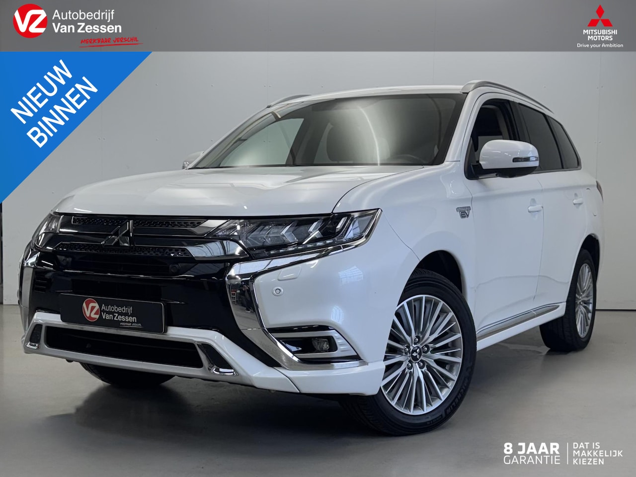 Mitsubishi Outlander - 2.4 PHEV Intense+ | Schuifdak | Navi | NL Auto | Rijklaarprijs - AutoWereld.nl