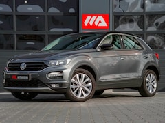 Volkswagen T-Roc - 1.0 TSI Style Business PDC|Trekhaak|Carplay|DAB|Cruise