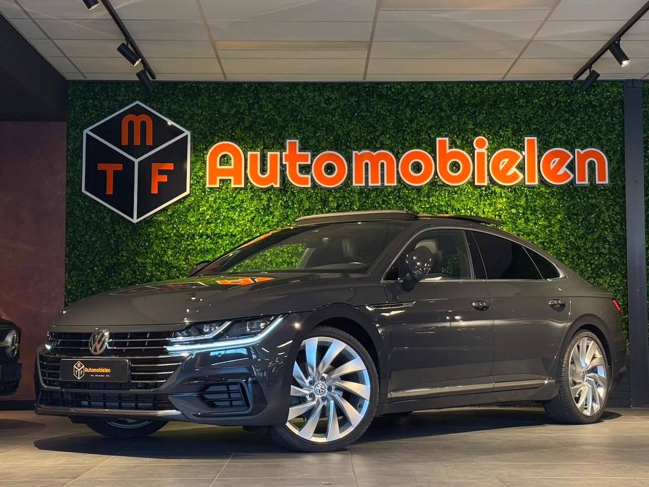 Volkswagen Arteon - 2.0 TSI 3x R-LINE|PANO|VIRTUAL|DYNAUDIO|MASSAGE - AutoWereld.nl