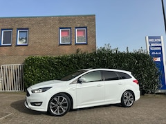 Ford Focus Wagon - 1.0 EcoBoost St-Line Climate C, Cruise C, Navigatie, Camera