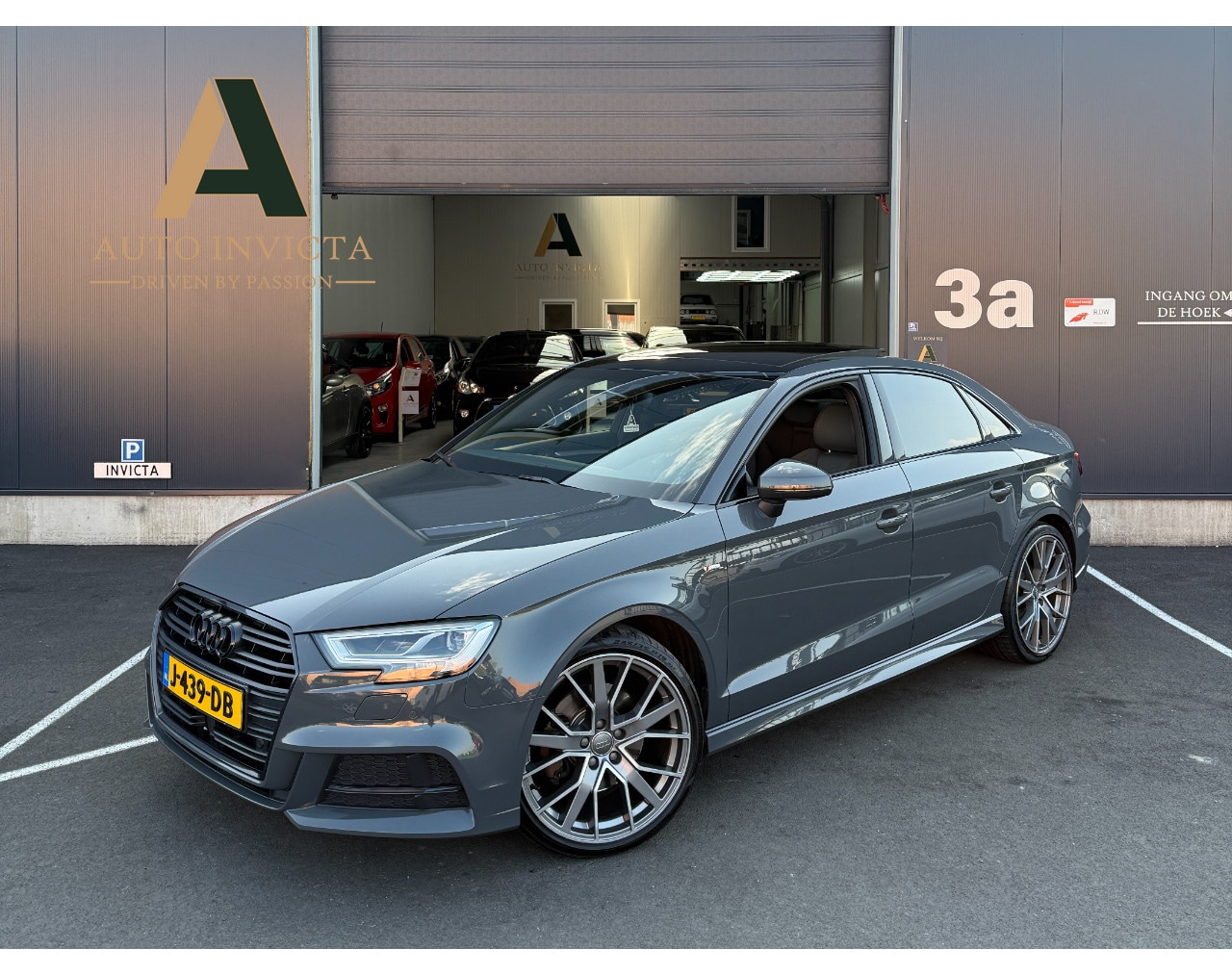 Audi A3 Limousine - 1.4 TFSI CoD Sport 3x S Line Edition - AutoWereld.nl