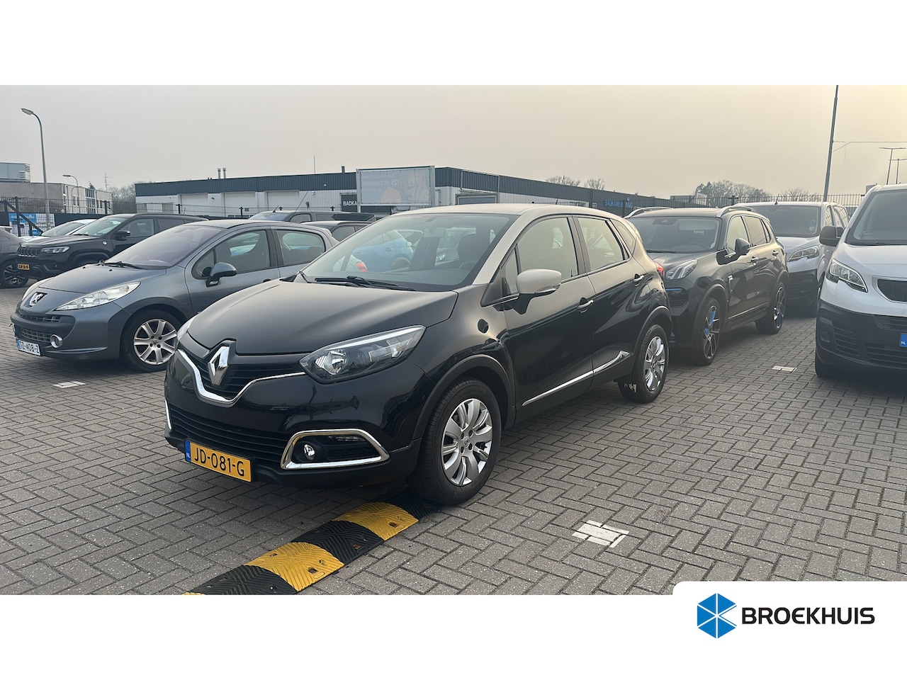 Renault Captur - 0.9 TCe Expression Airco | Cruise | Trekhaak | 15" Lichtmetaal | Parkeersensoren Achter | - AutoWereld.nl