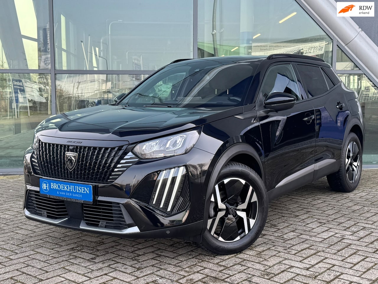 Peugeot 2008 - 1.2 PureTech Allure 131pk Automaat / 360 Camera / Stoelverwarming - AutoWereld.nl