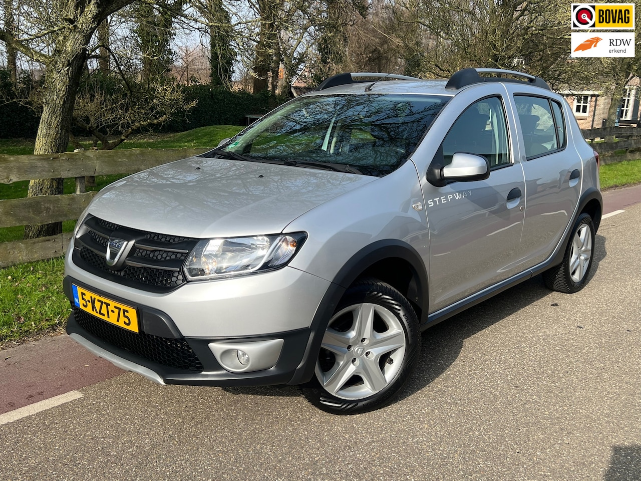 Dacia Sandero Stepway - 0.9 TCe Lauréate Trekhaak Navi - AutoWereld.nl