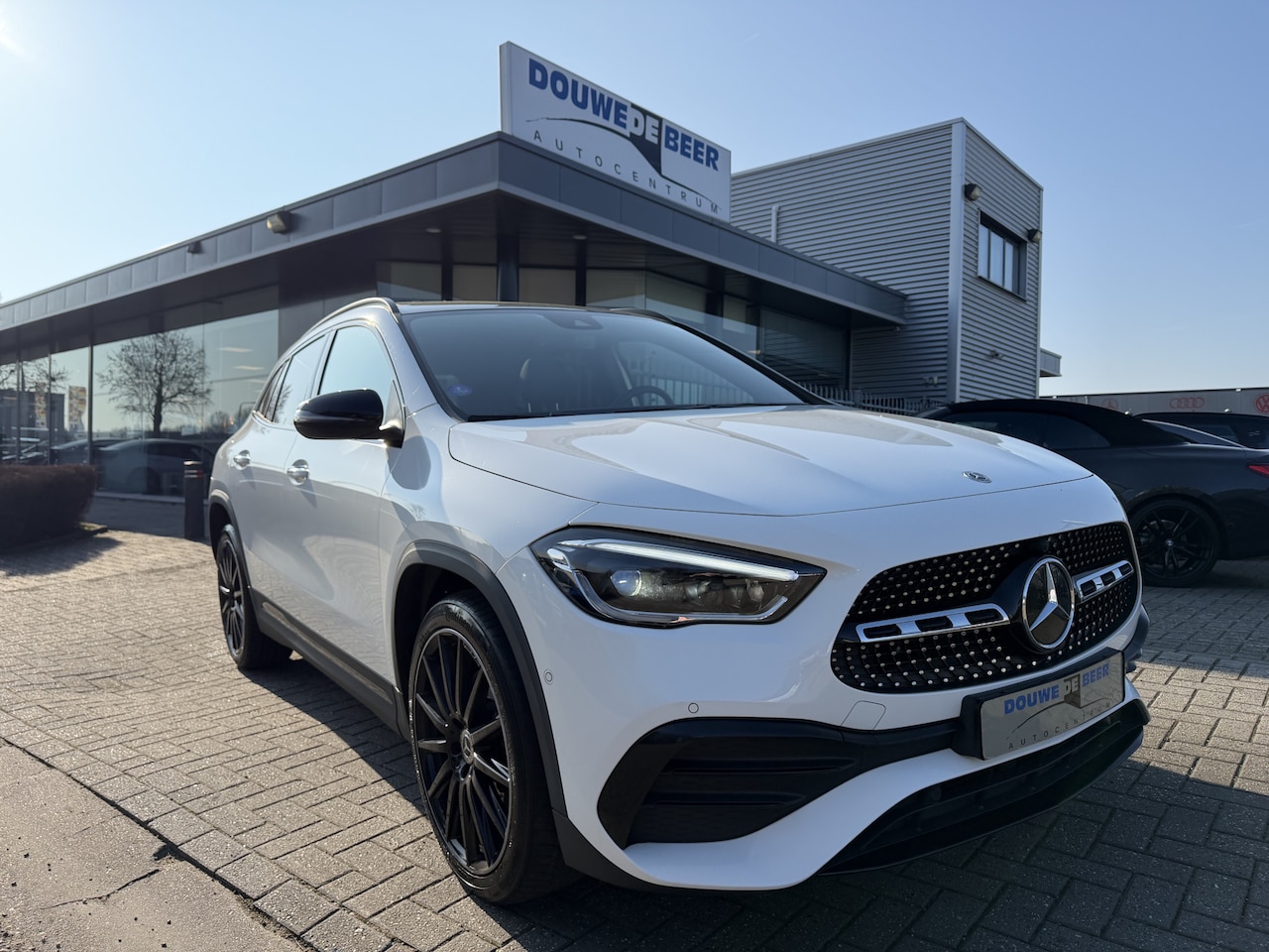 Mercedes-Benz GLA-Klasse - 250 e AMG Line Pano-Dak | Stoelverw. | Keyless | Night - AutoWereld.nl