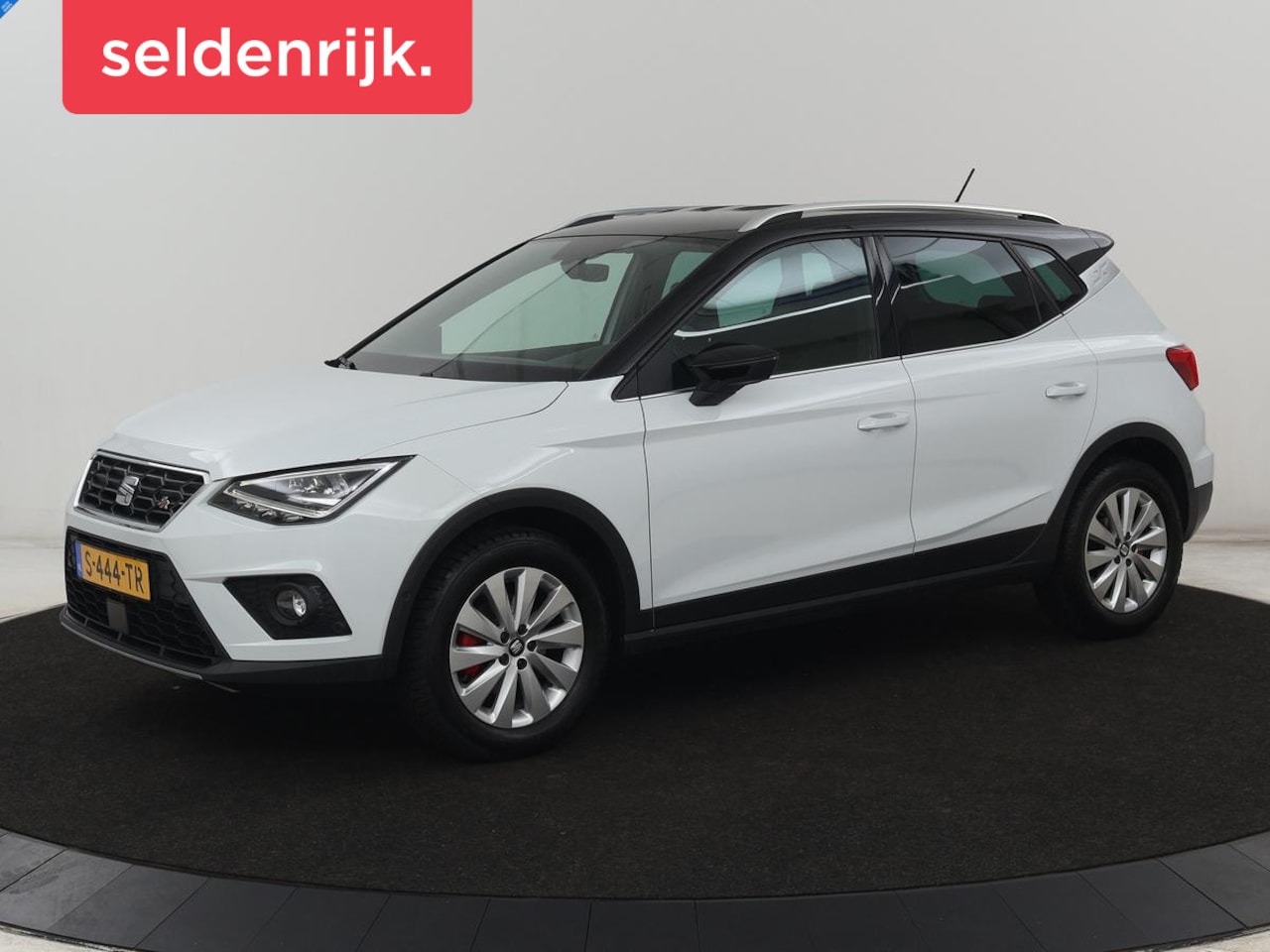 SEAT Arona - 1.0 TSI FR Intense | Adaptive cruise | Camera | Carplay | Navigatie | Full LED | Keyless | - AutoWereld.nl