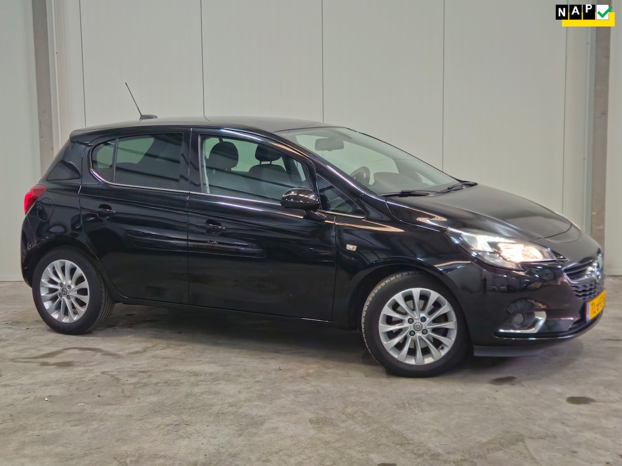 Opel Corsa - 1.0 Turbo Online Edition | NAP | VOLLE JAAR APK | CARPLAY - AutoWereld.nl