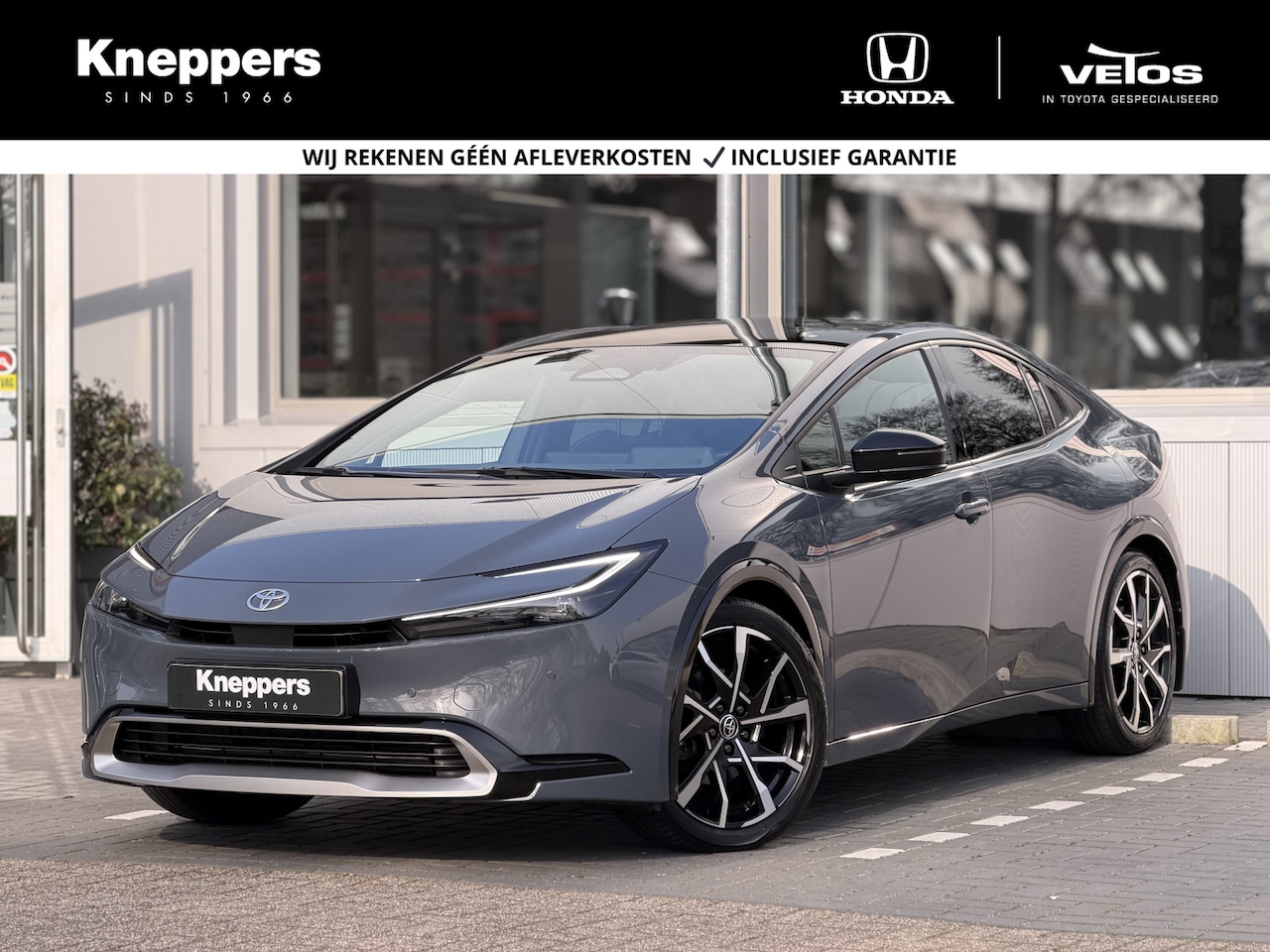 Toyota Prius - 2.0 Plug-in Executive | GEEN AFLEVERKOSTEN | Panoramadak, Elektrische achterklep, Dodehoe - AutoWereld.nl