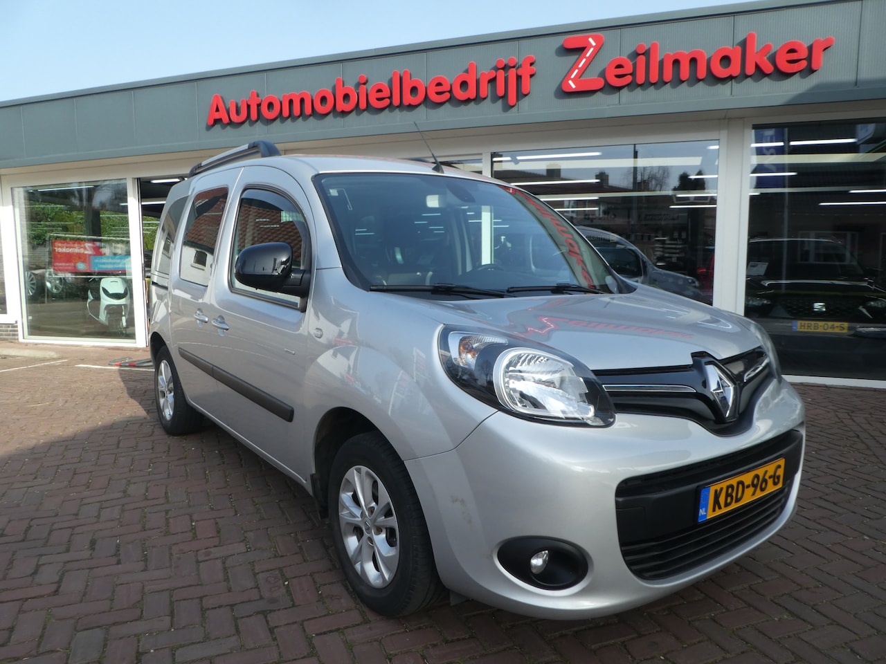 Renault Kangoo Family - 1.2 TCe Limited, Clima, Navi, Trekhaak, Lm velgen - AutoWereld.nl