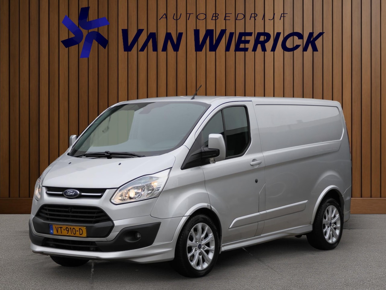 Ford Transit Custom - 290 2.2 TDCI L1H1 Sport 155PK |Trekhaak | Camera |Cruise | Stoelverwarming - AutoWereld.nl