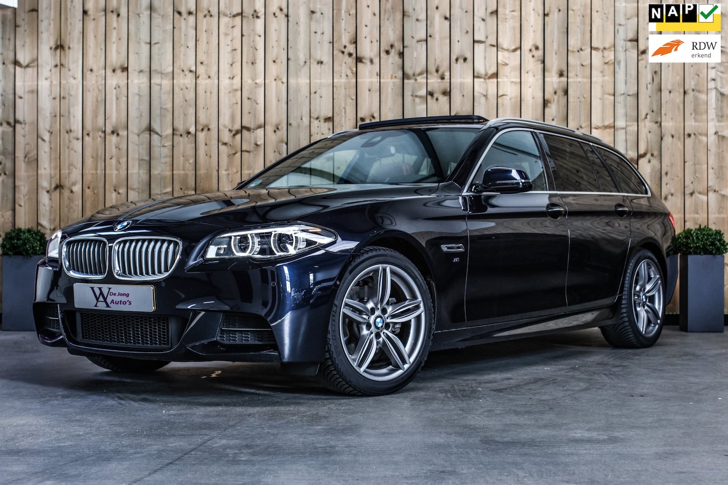 BMW 5-serie Touring - 520i M-Sport *Pano*360 Camera*H/K*Stoelventilatie*Trekhaak* - AutoWereld.nl