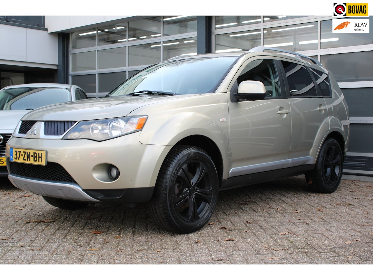 Mitsubishi Outlander - 2.4 Intro Edition 2WD 2.4 Intro Edition 2WD - AutoWereld.nl