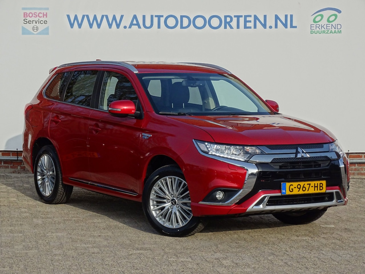 Mitsubishi Outlander - 2.4 PHEV Pure+ |Trekhaak|Keyless|All Season - AutoWereld.nl